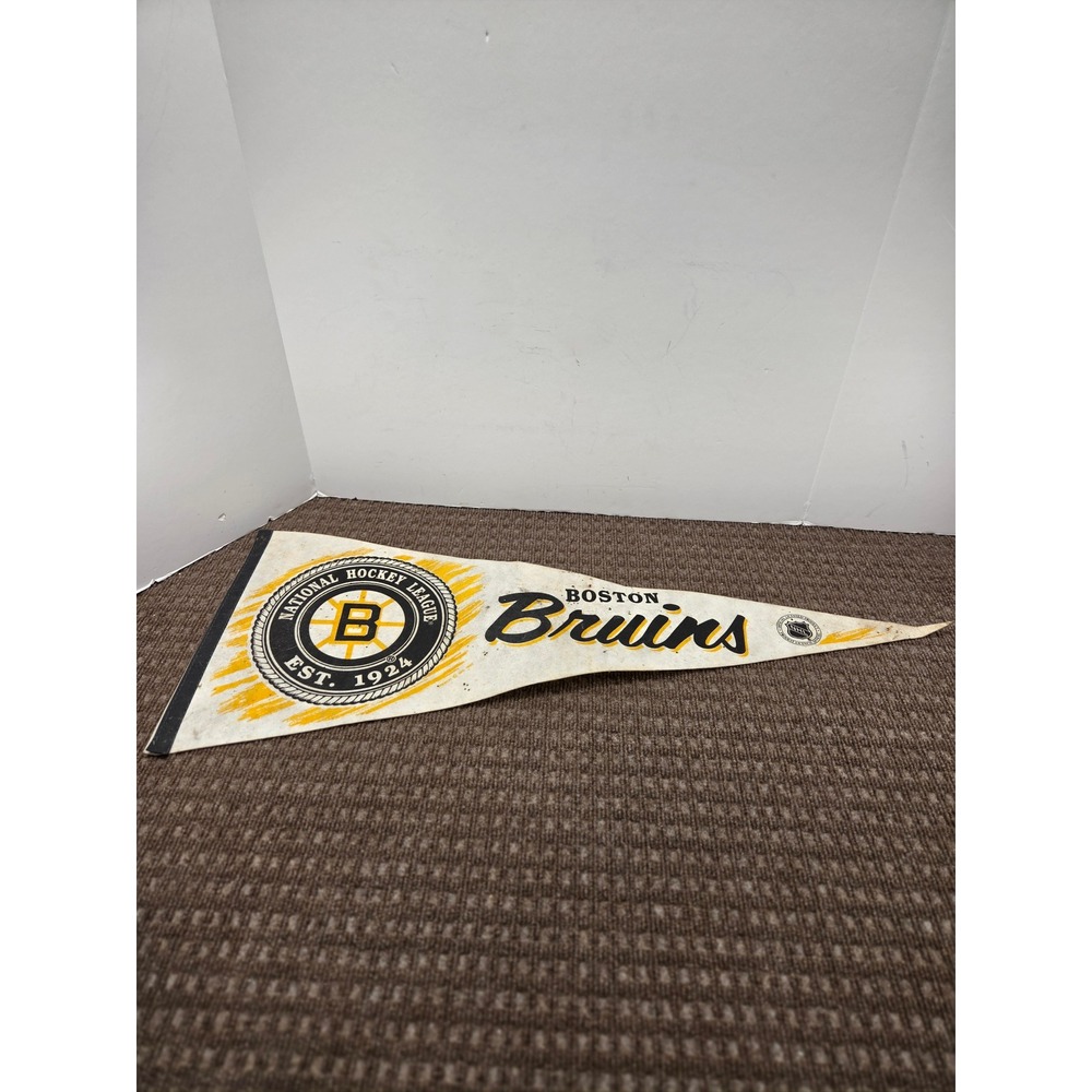 Vintage Boston Bruins NHL Pennant 30.5 x 12 Felt Flag Est 1924 Spoked B Logo